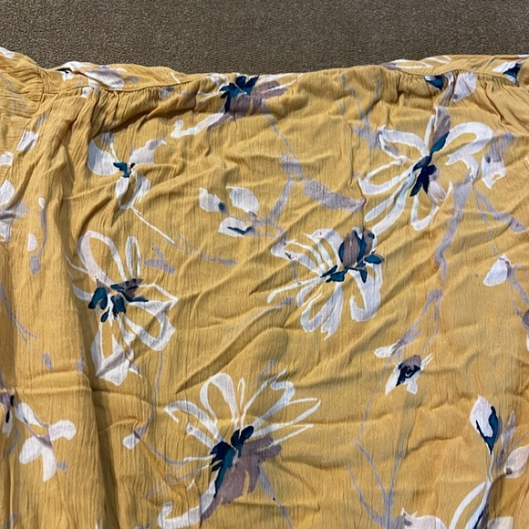 O’Neill Shorts Romper Size Small Yellow Floral (BB) - Picture 7 of 7